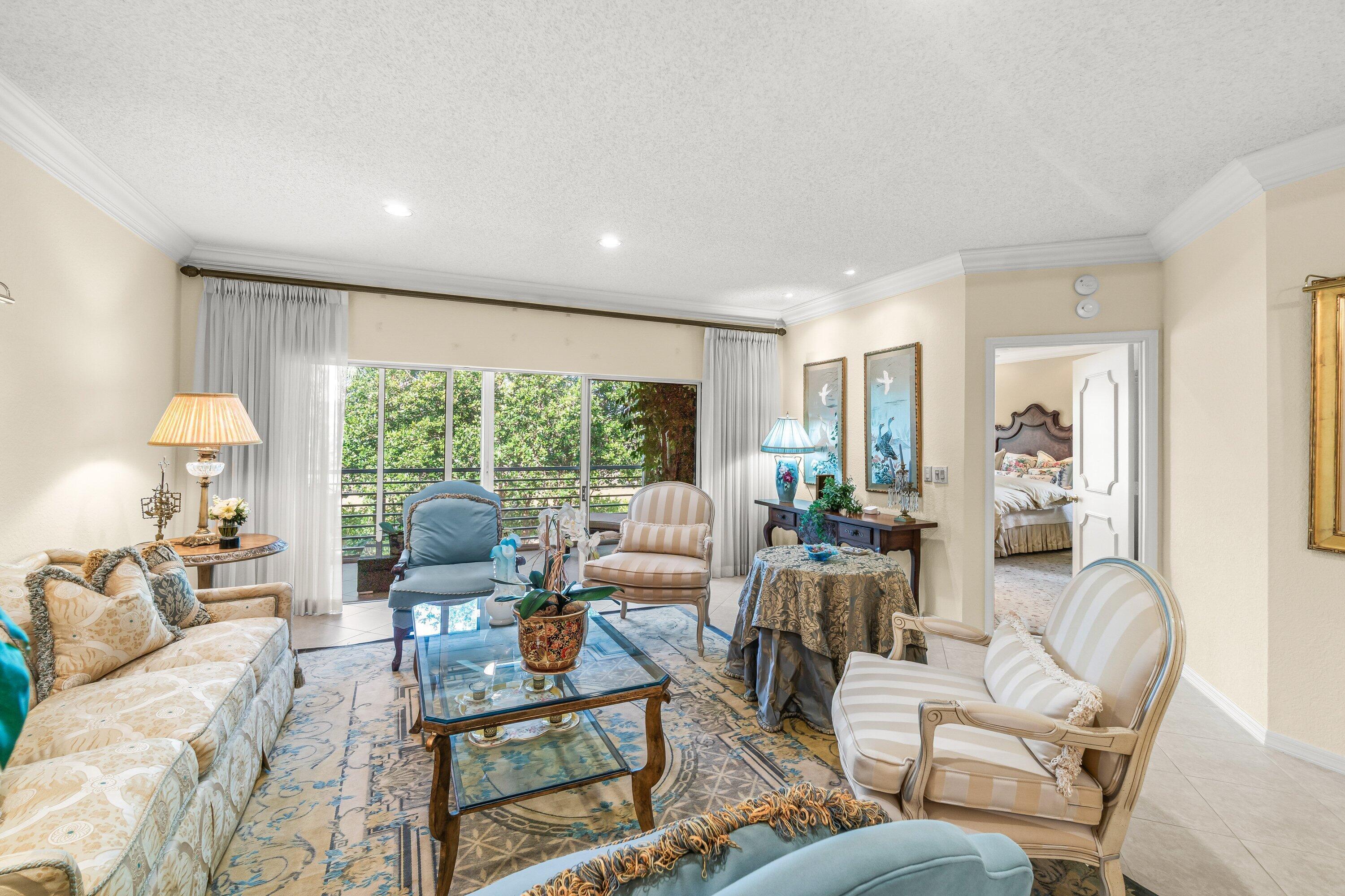 6229 Graycliff Drive, Unit D Boca Raton, FL 33496 - Photo 9 of 49 Living Room