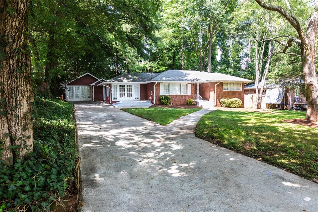 1392 Lively Ridge Road Northeast Atlanta, GA 30329 - Photo 2 of 41