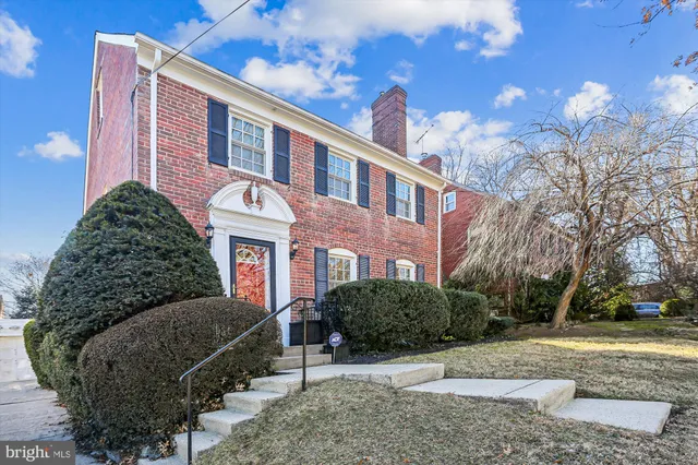 $1,250,000 | 5833 Nebraska Avenue Northwest, Washington, DC 20015