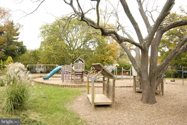 $1,250,000 | 5833 Nebraska Avenue Northwest, Washington, DC 20015