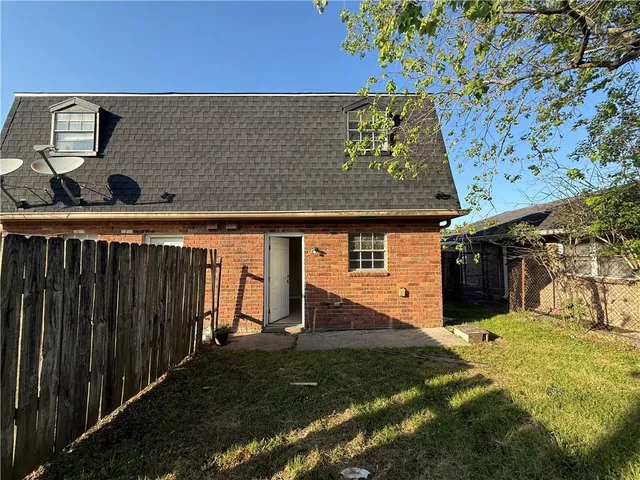 $1,200 | 8550 Valor Drive, Chalmette, LA 70043