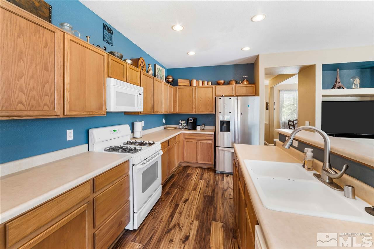 8959 Mahon Drive Reno, NV 89506 - Photo 5 of 20 Photo 5