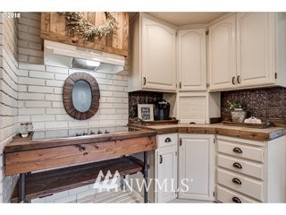 402 Witherbee Road Kelso, WA 98626 - Photo 6 of 25 Gallery Image 6