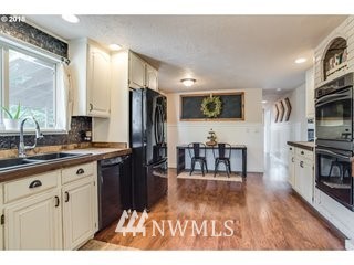 402 Witherbee Road Kelso, WA 98626 - Photo 7 of 25 Gallery Image 7