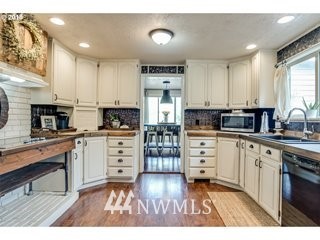 402 Witherbee Road Kelso, WA 98626 - Photo 8 of 25 Gallery Image 8