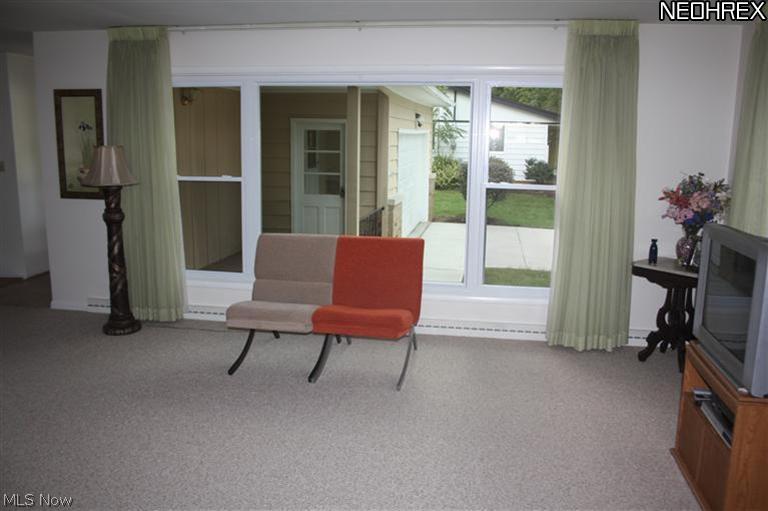 52 Kenridge Road Akron, OH 44333 - Photo 5 of 19 Huge picture window in Living room