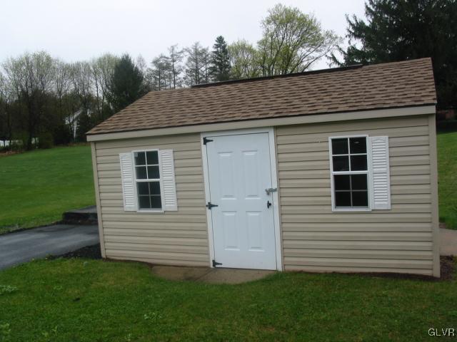 202 Bushkill Terrace Nazareth, PA 18064 - Photo 3 of 16 Gallery Image 3
