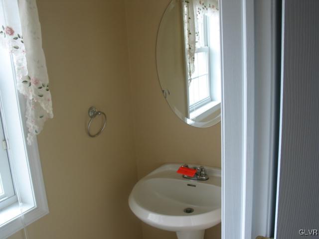 202 Bushkill Terrace Nazareth, PA 18064 - Photo 9 of 16 Gallery Image 9