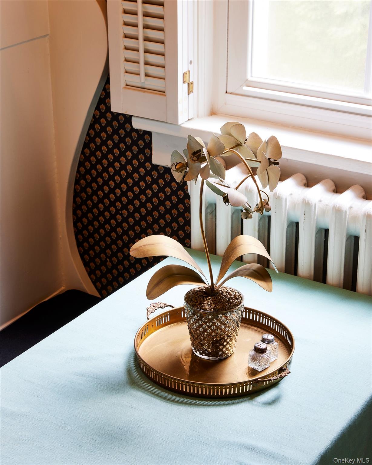 11 Harding Lane Roscoe, NY 12776 - Photo 31 of 48 a vase of flowers sitting on a table