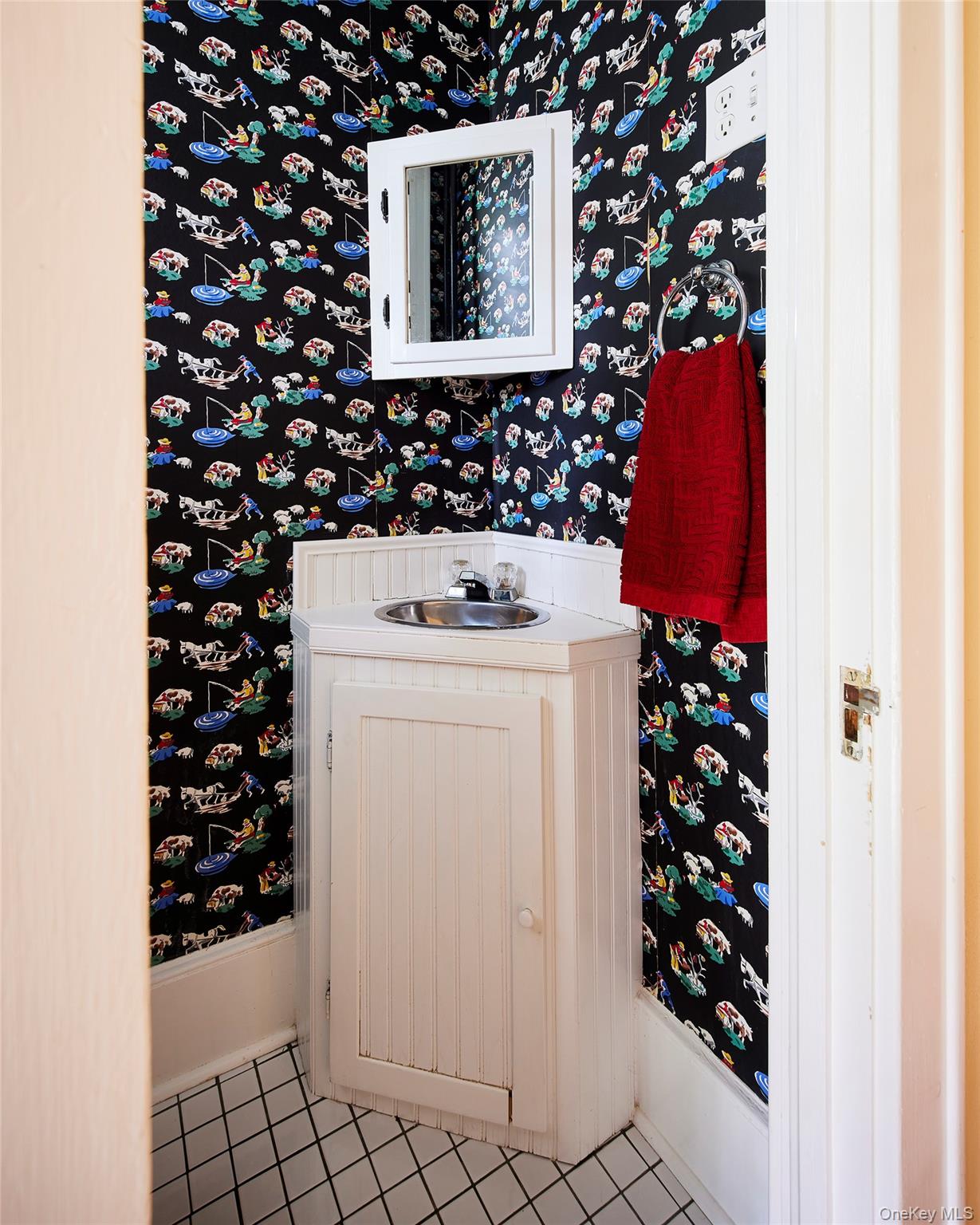 11 Harding Lane Roscoe, NY 12776 - Photo 33 of 48 a bathroom with a sink and a stove a refrigerator