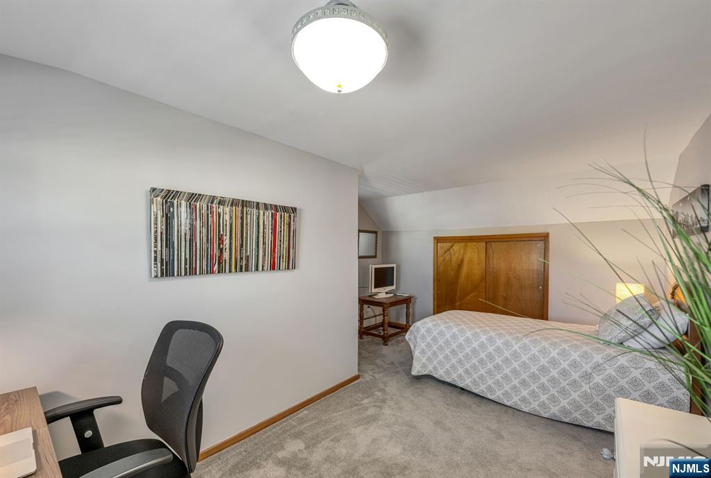 76 Coney Road Little Falls, NJ 07424 - Photo 17 of 37