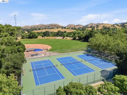 $1,368,000 | 2122 Wilmington Drive, Walnut Creek, CA 94596