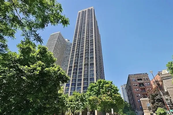 $2,500 | 2650 North Lakeview Avenue, Unit 1604, Chicago, IL 60614