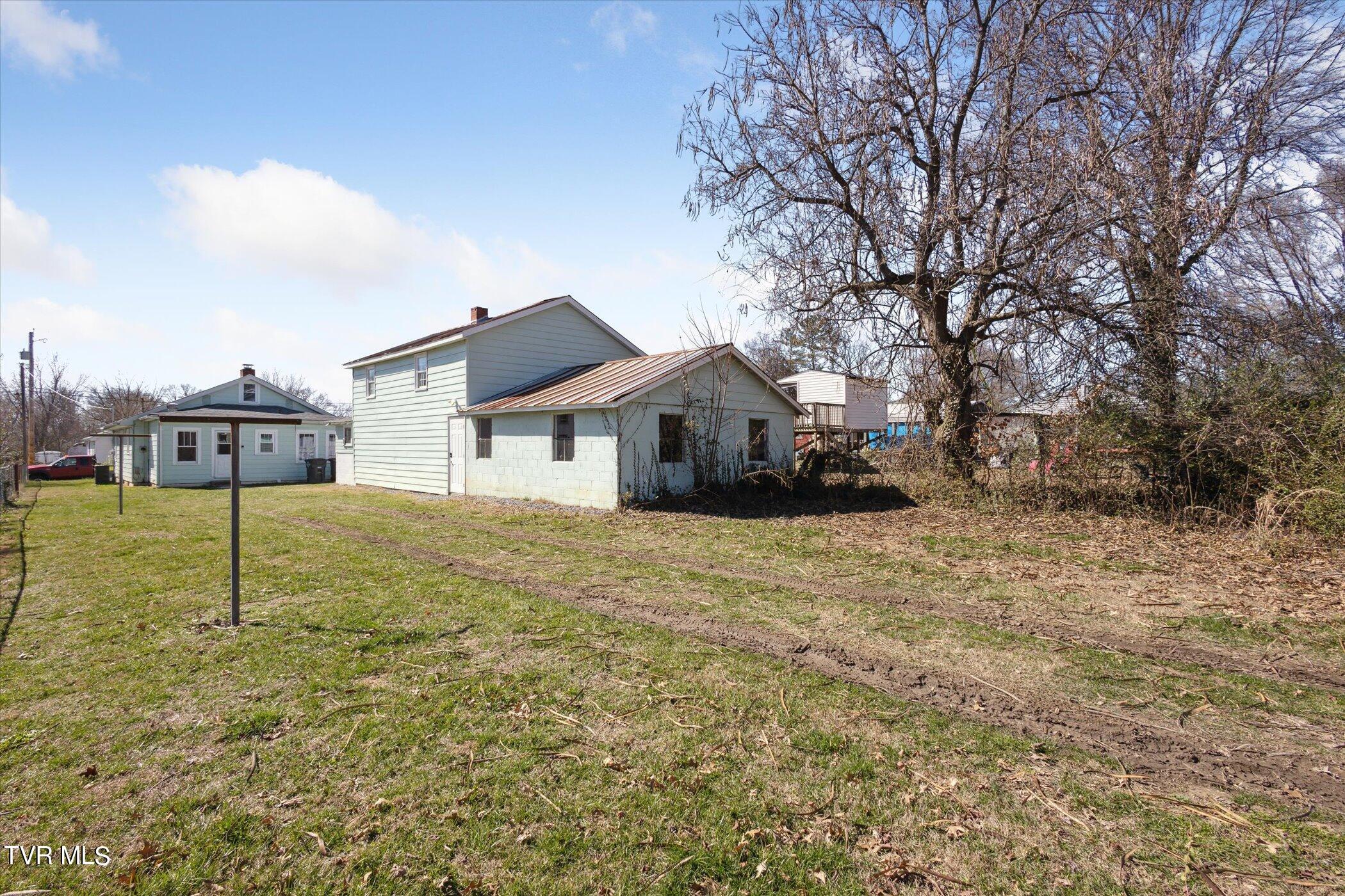 1618 Spring Street Kingsport, TN 37664 - Photo 30 of 44 33-1618-Spring-Street-WindowStill-11