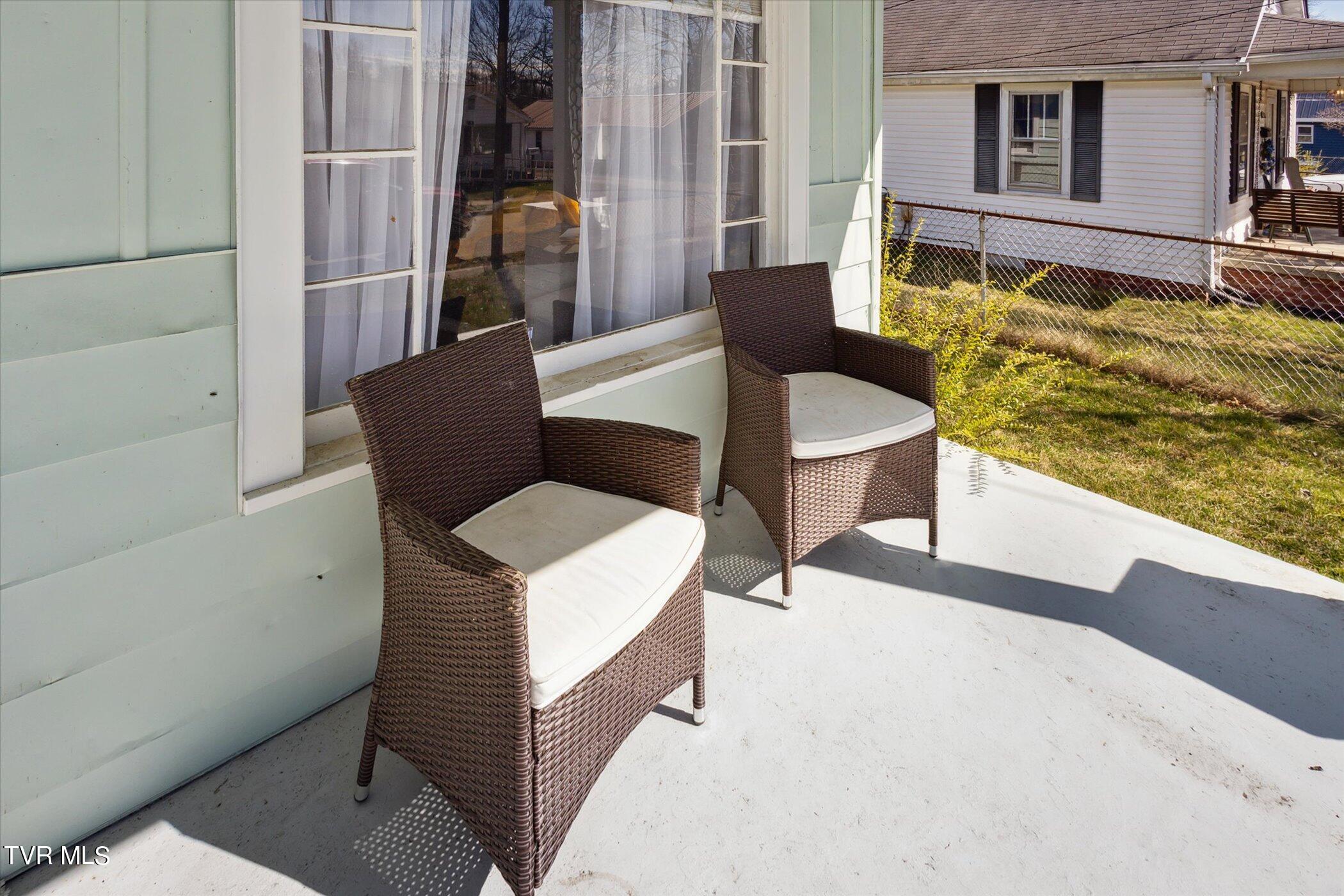 1618 Spring Street Kingsport, TN 37664 - Photo 41 of 44 05-1618-Spring-Street-WindowStill-12