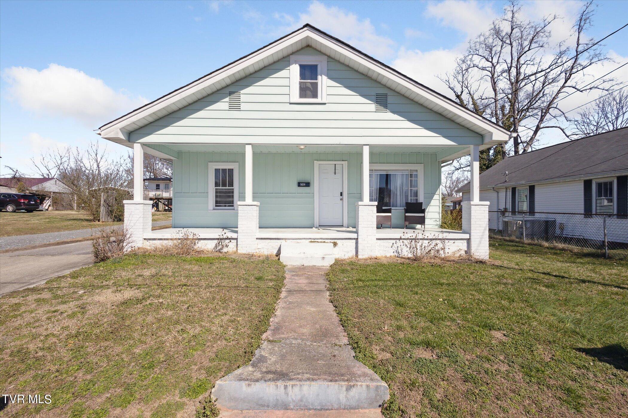 1618 Spring Street Kingsport, TN 37664 - Photo 42 of 44 03-1618-Spring-Street-WindowStill-01