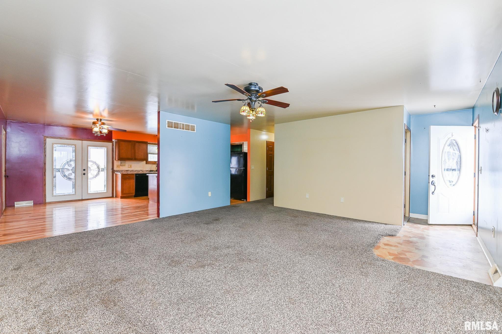 118 South Locust Street Williamsfield, IL 61489 - Photo 11 of 45