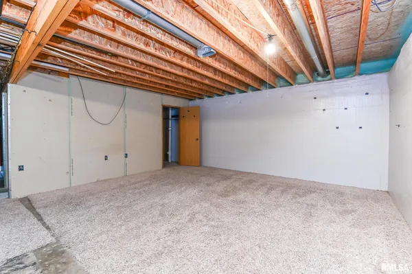 $230,500 | 118 South Locust Street, Williamsfield, IL 61489