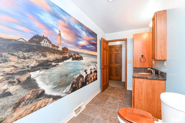 $230,500 | 118 South Locust Street, Williamsfield, IL 61489