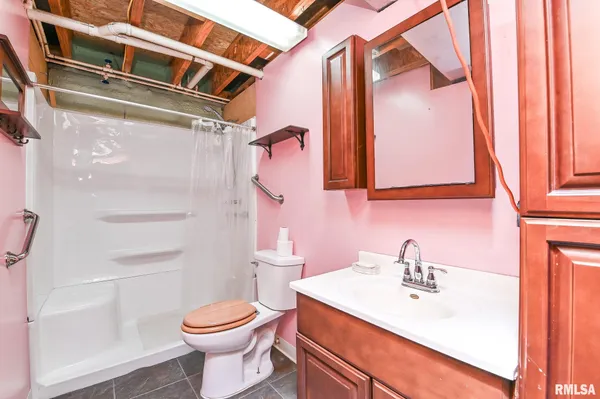 $230,500 | 118 South Locust Street, Williamsfield, IL 61489