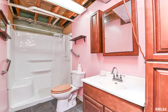 $245,500 | 118 South Locust Street, Williamsfield, IL 61489