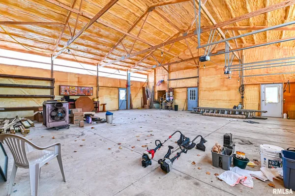 $230,500 | 118 South Locust Street, Williamsfield, IL 61489