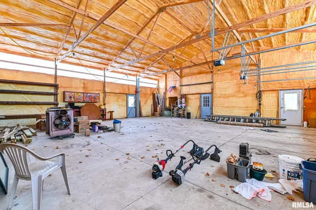 $245,500 | 118 South Locust Street, Williamsfield, IL 61489