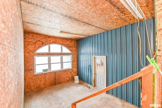 $245,500 | 118 South Locust Street, Williamsfield, IL 61489