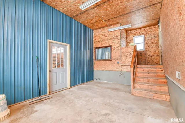 $245,500 | 118 South Locust Street, Williamsfield, IL 61489