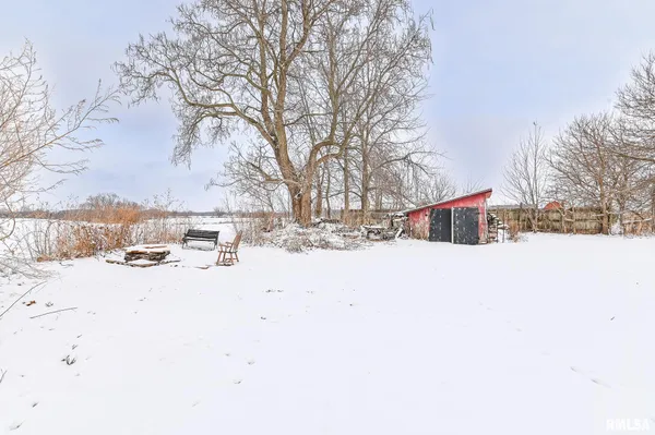 $230,500 | 118 South Locust Street, Williamsfield, IL 61489