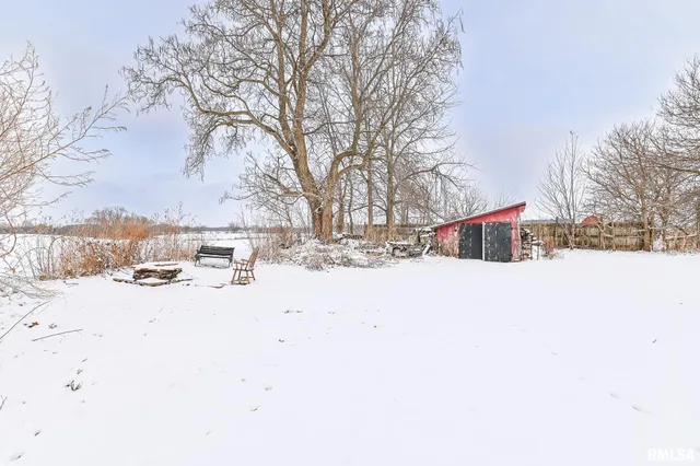 $245,500 | 118 South Locust Street, Williamsfield, IL 61489