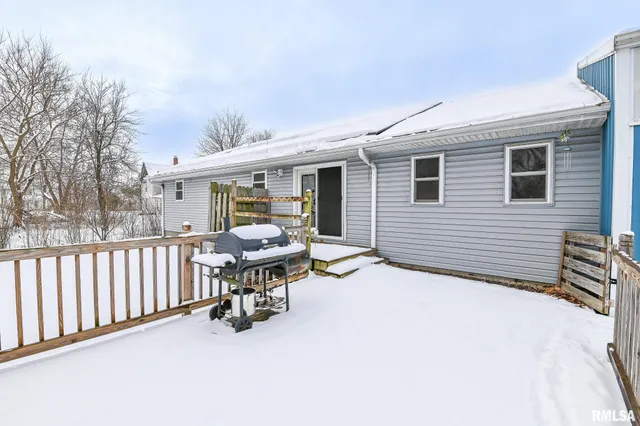 $245,500 | 118 South Locust Street, Williamsfield, IL 61489