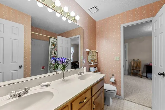 $515,000 | 7729 Acuff Lane, Lenexa, KS 66216