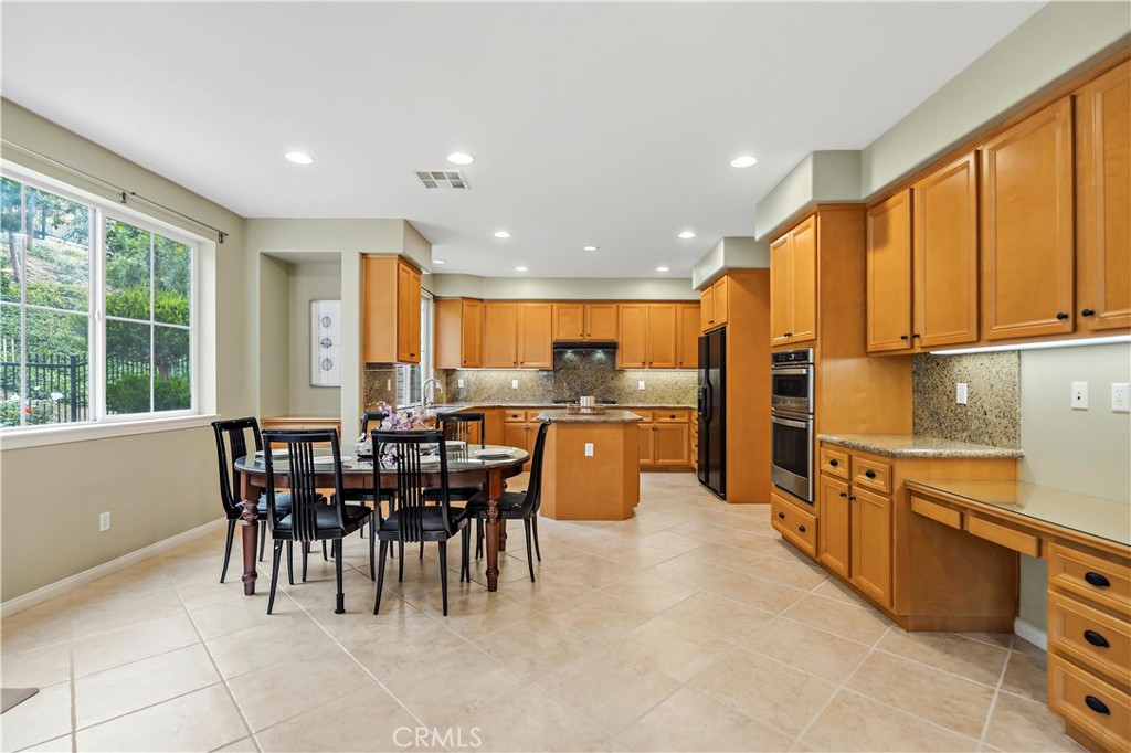 146 Weathervane Irvine, CA 92603 - Photo 11 of 28