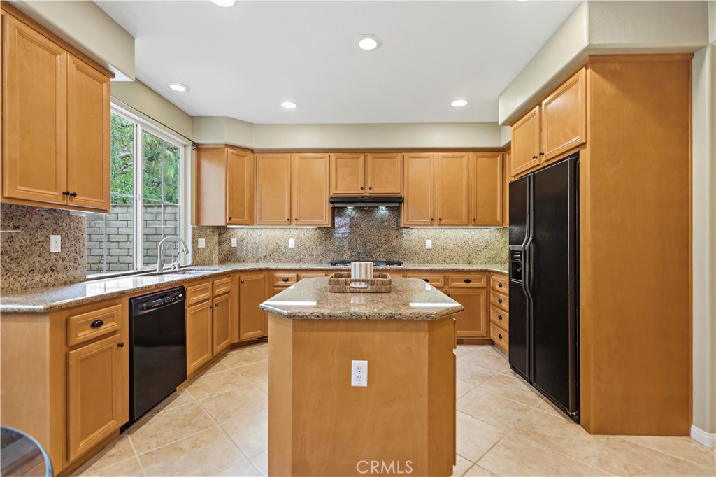 146 Weathervane Irvine, CA 92603 - Photo 12 of 28