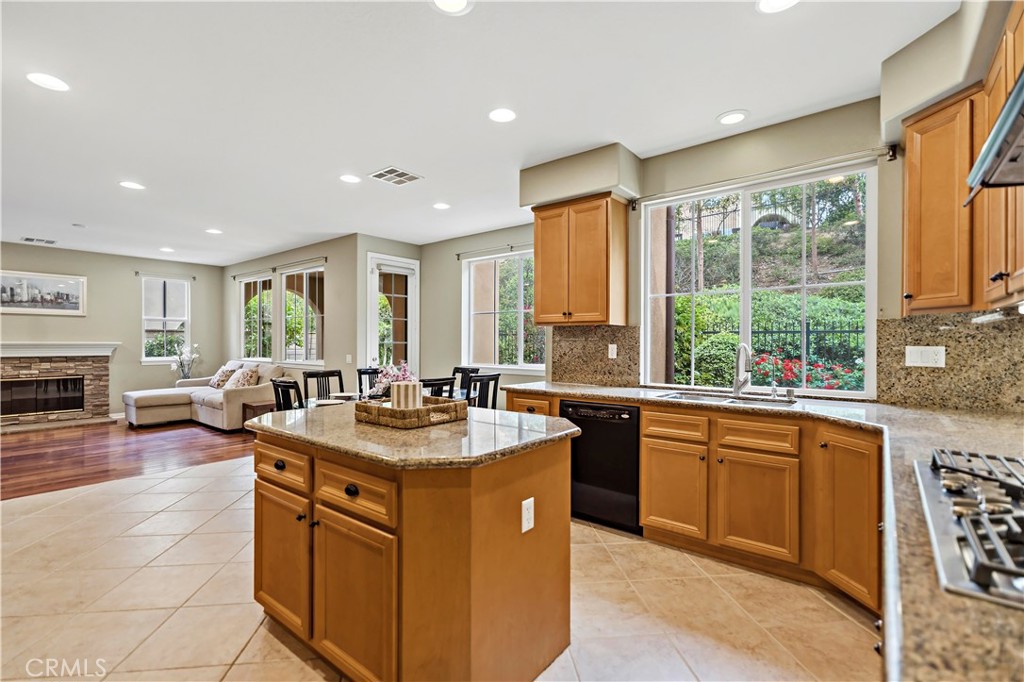 146 Weathervane Irvine, CA 92603 - Photo 13 of 28