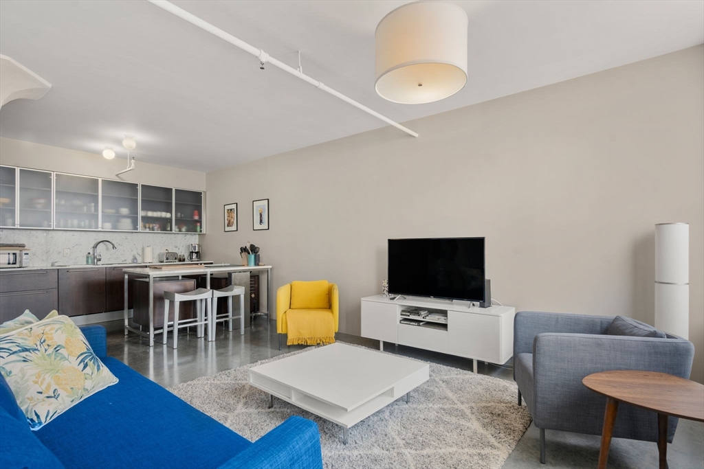 453 Washington Street, Unit 7E Boston, MA 02111 - Photo 4 of 18