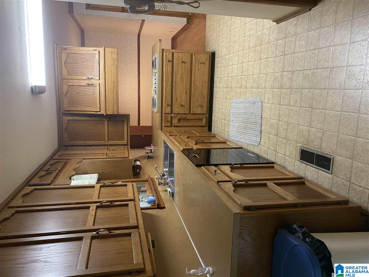 1245 School Road Southeast Bessemer, AL 35022 - Photo 4 of 22