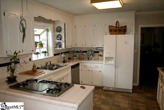 108 Rollingreen Road Greenville, SC 29615 - Photo 6 of 15 Gallery Image 6