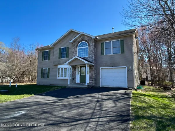 $2,900 | 960 Cricket Lane, Long Pond, PA 18334