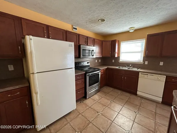 $2,900 | 960 Cricket Lane, Long Pond, PA 18334