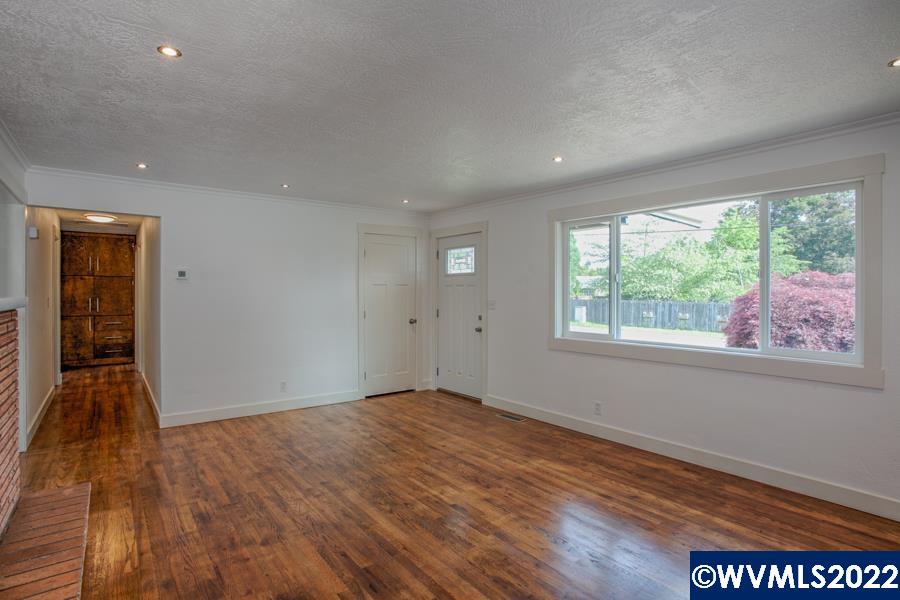 394 Hrubetz Road Southeast Salem, OR 97302 - Photo 8 of 28 Gallery Image 8