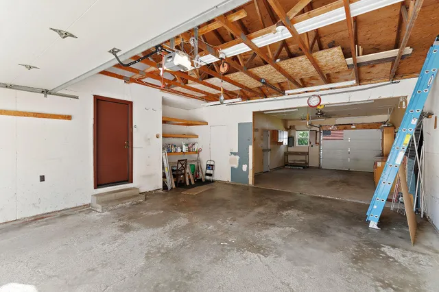 $2,450 | 783 Hiawatha Avenue, Vadnais Heights, MN 55127