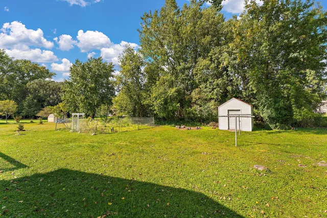 $2,450 | 783 Hiawatha Avenue, Vadnais Heights, MN 55127