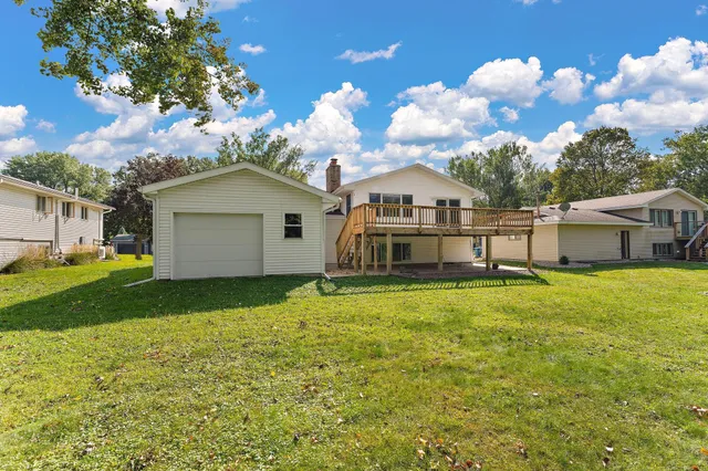 $2,450 | 783 Hiawatha Avenue, Vadnais Heights, MN 55127