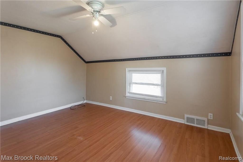 5277 West Maple Road West Bloomfield, MI 48322 - Photo 15 of 40
