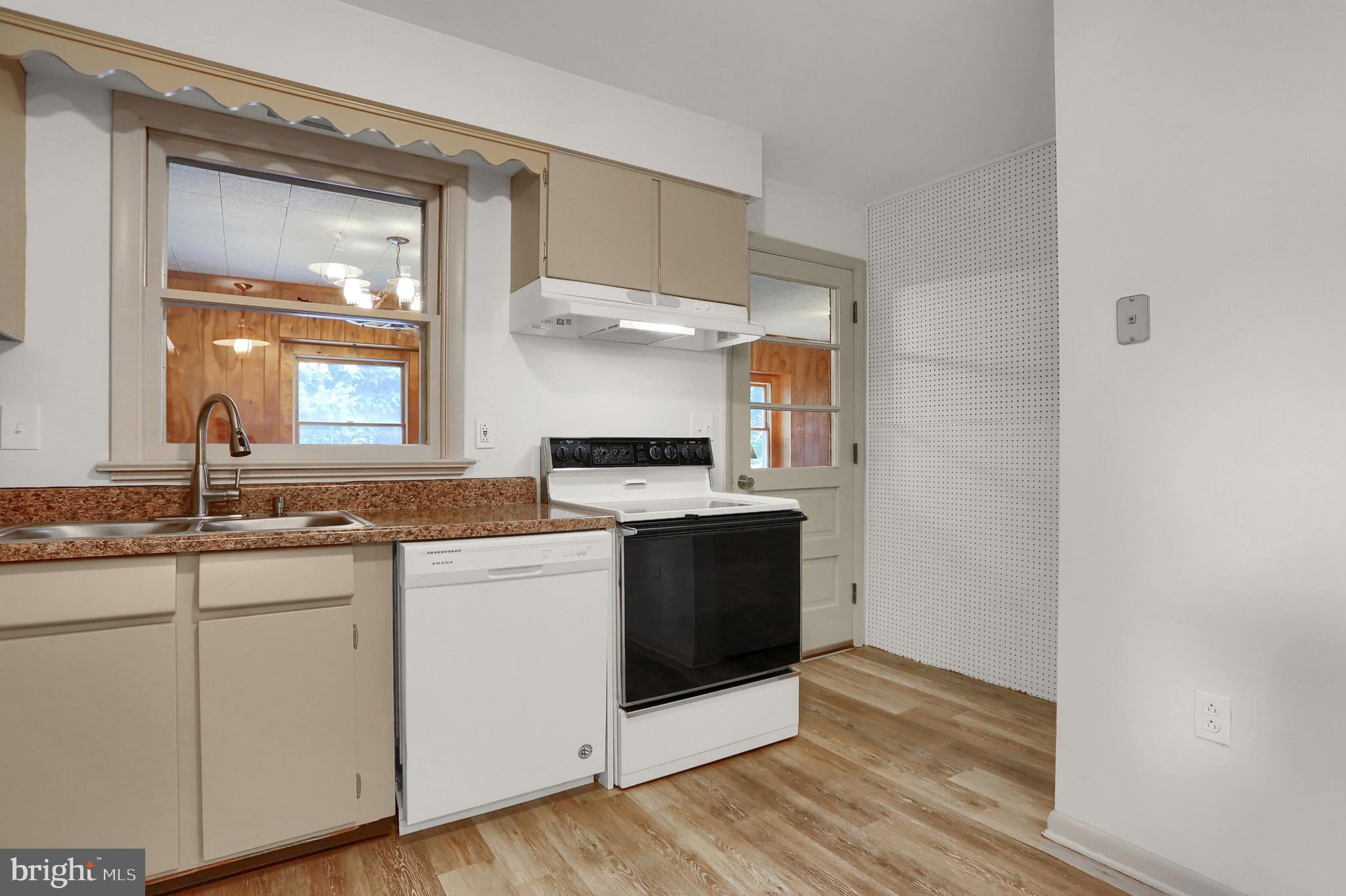 851 Lewisberry Road Lewisberry, PA 17339 - Photo 9 of 41 NEW flooring in kitchen