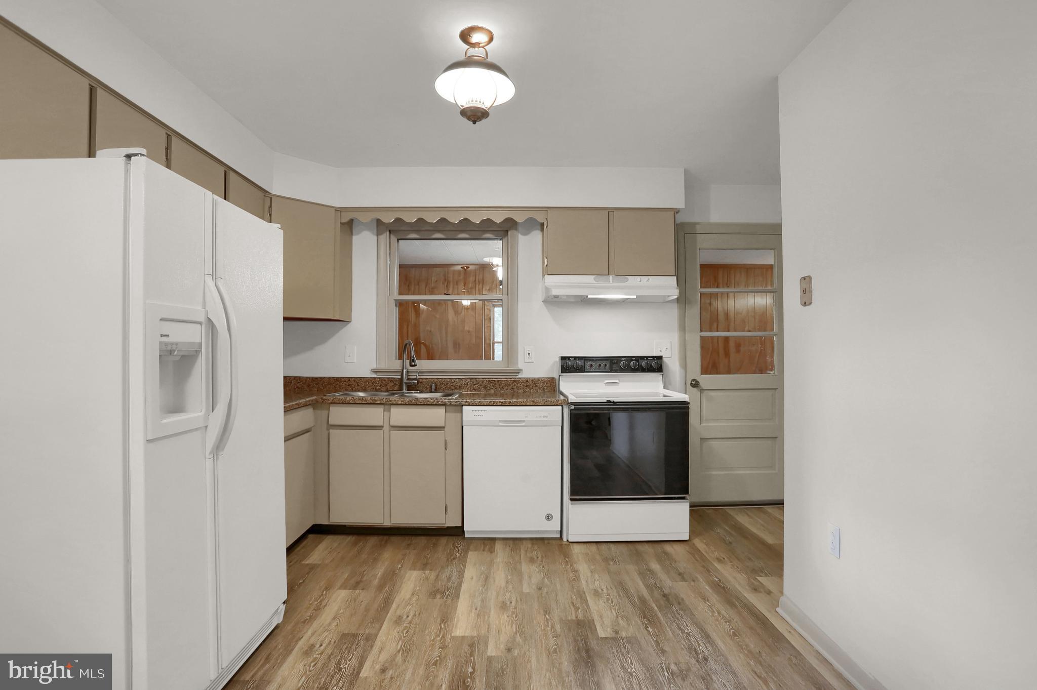 851 Lewisberry Road Lewisberry, PA 17339 - Photo 10 of 41 Freshly painted so you can move right in