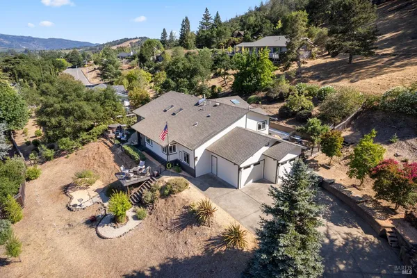 $939,000 | 410 Oak Mesa Court, Santa Rosa, CA 95409