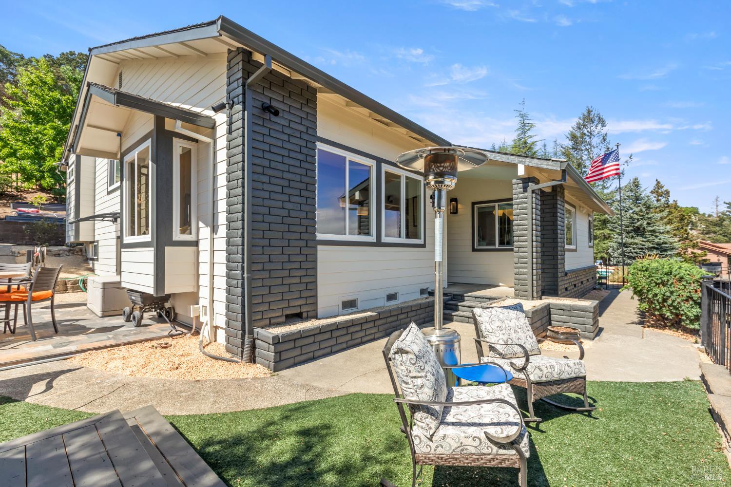 410 Oak Mesa Court Santa Rosa, CA 95409 - Photo 3 of 41